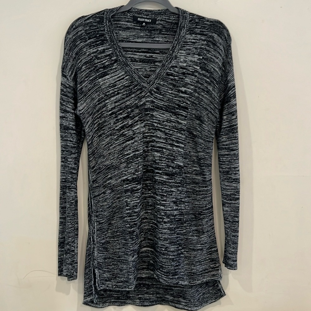 Ellen Tracy V-neck Grey Black Long Sleeve Sweater Size M‎